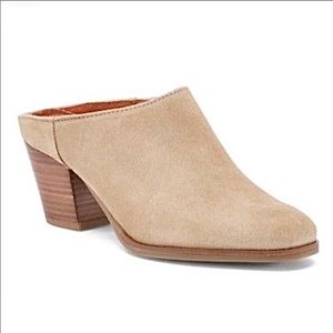 Natalia Blanco suede mules